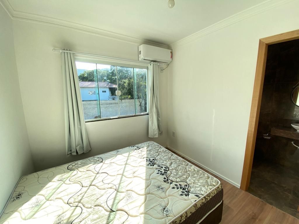 Casa à venda com 3 quartos, 237m² - Foto 7