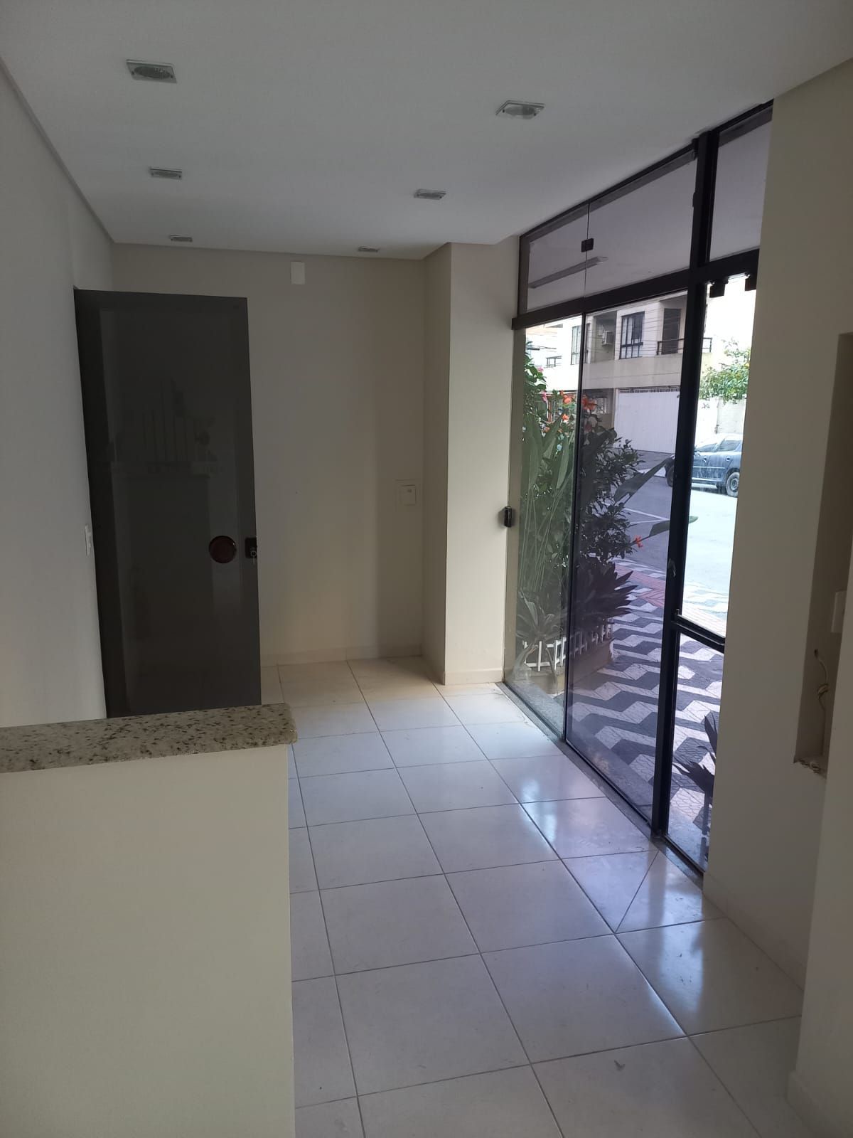 Conjunto Comercial-Sala para alugar com 1 quarto, 128m² - Foto 1