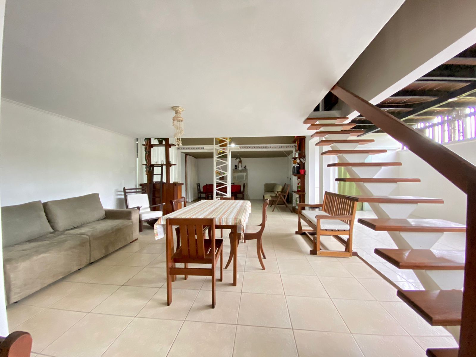 Casa à venda com 3 quartos, 400m² - Foto 2