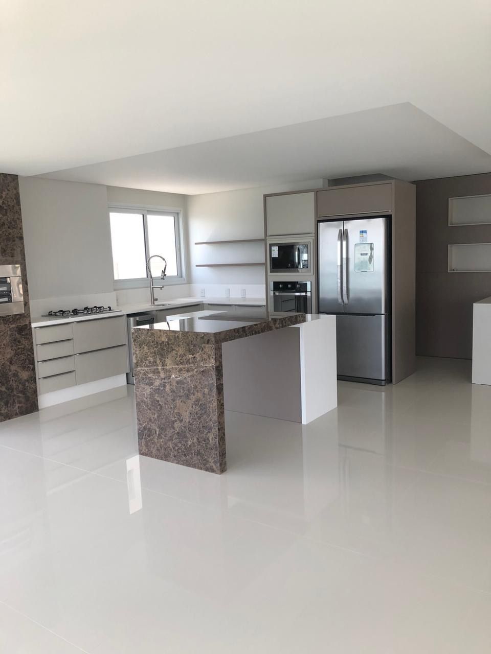 Apartamento à venda com 4 quartos, 237m² - Foto 9