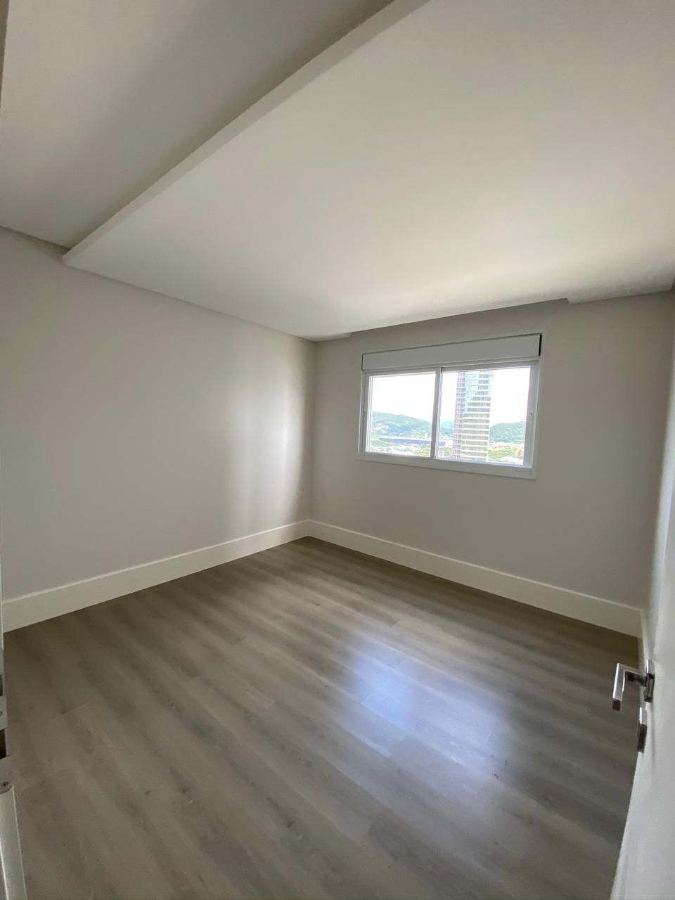 Apartamento à venda com 4 quartos, 237m² - Foto 15