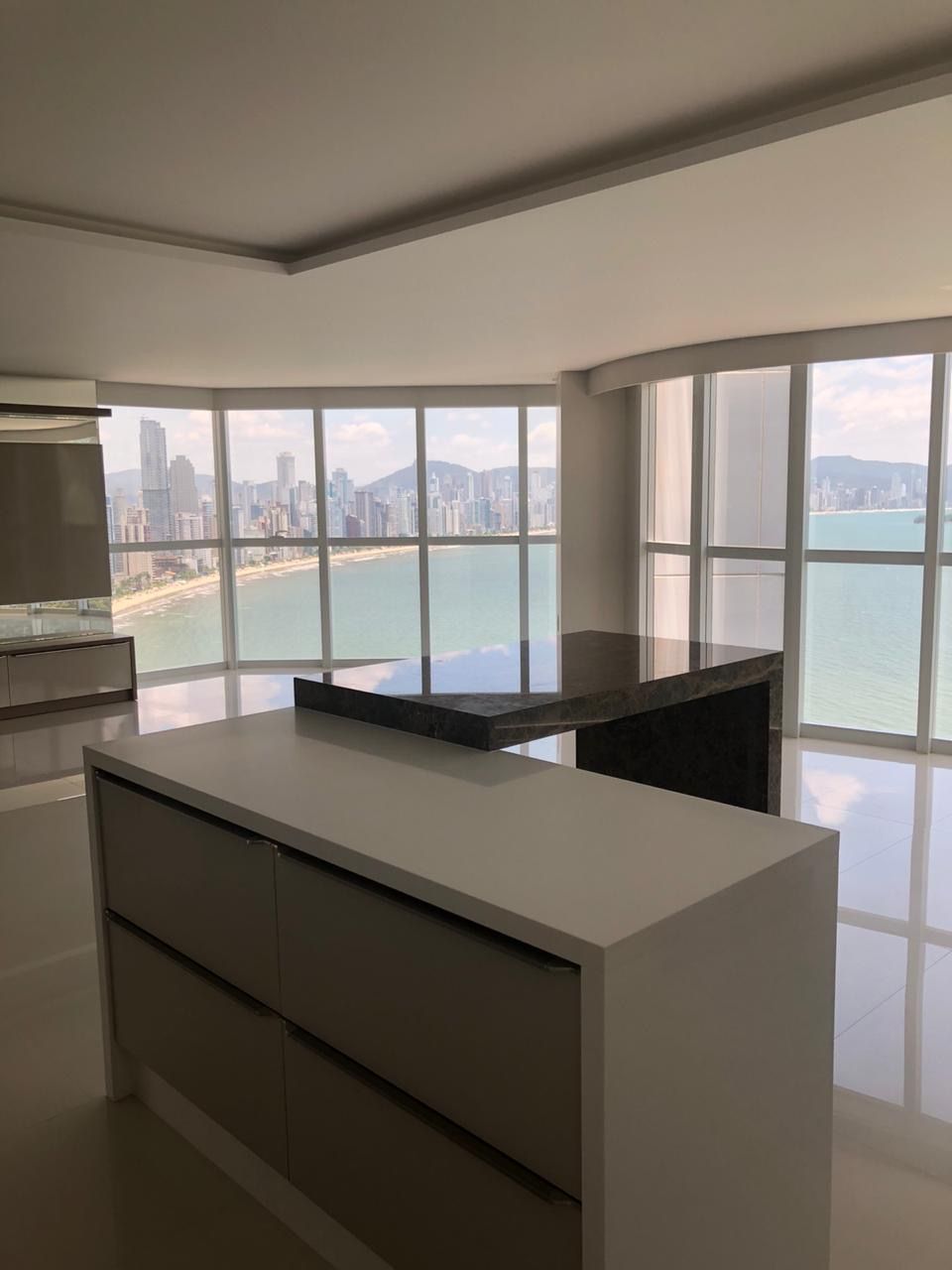 Apartamento à venda com 4 quartos, 237m² - Foto 3