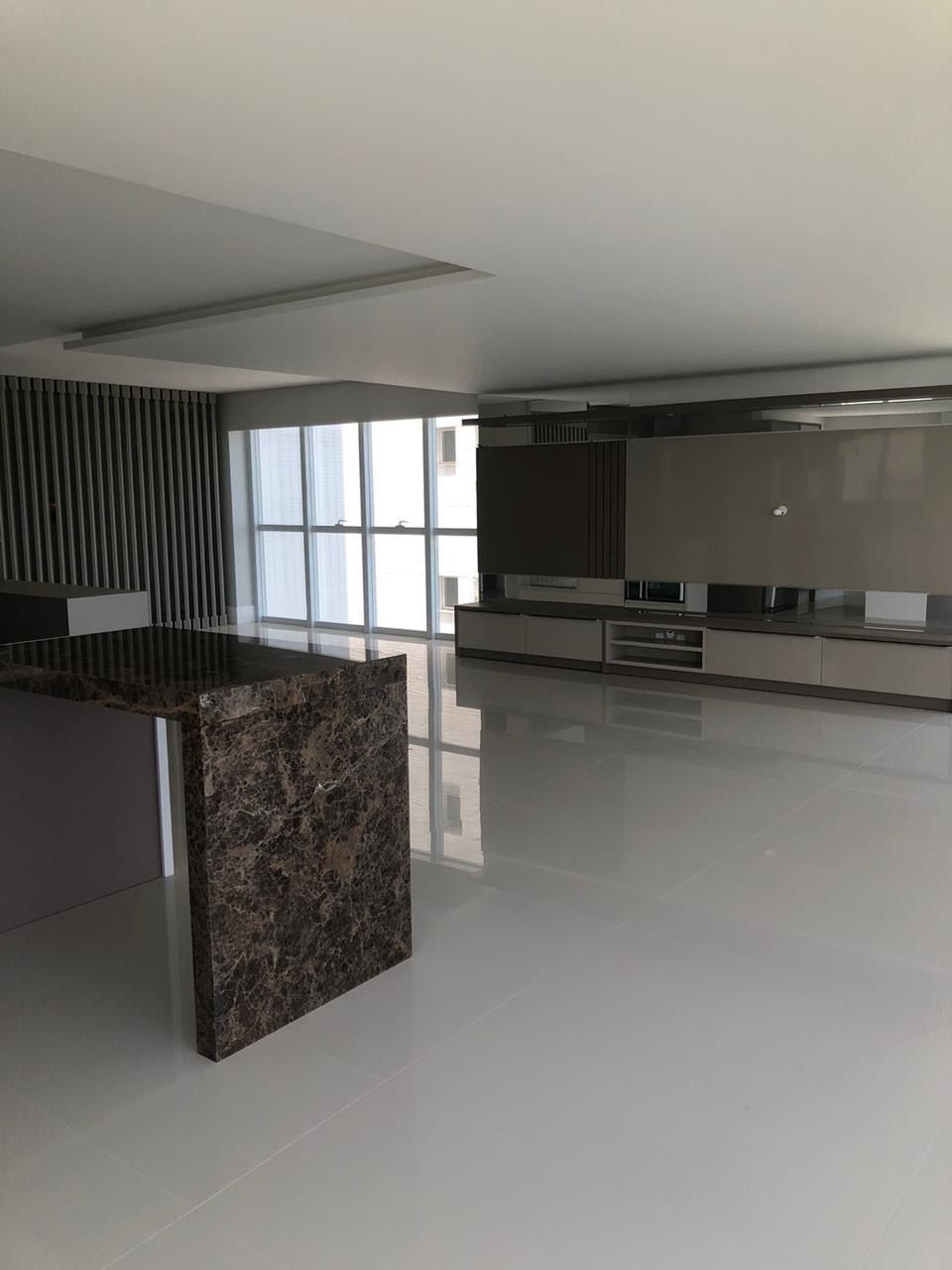 Apartamento à venda com 4 quartos, 237m² - Foto 14