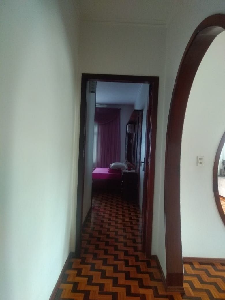 Casa à venda com 6 quartos, 700m² - Foto 4