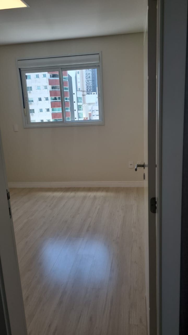 Apartamento para alugar com 4 quartos, 140m² - Foto 26