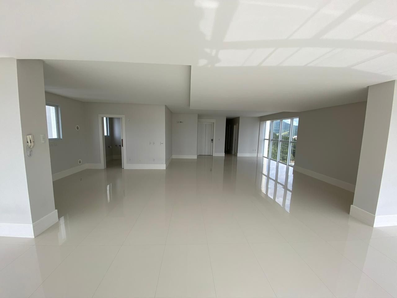 Apartamento à venda com 4 quartos, 237m² - Foto 5