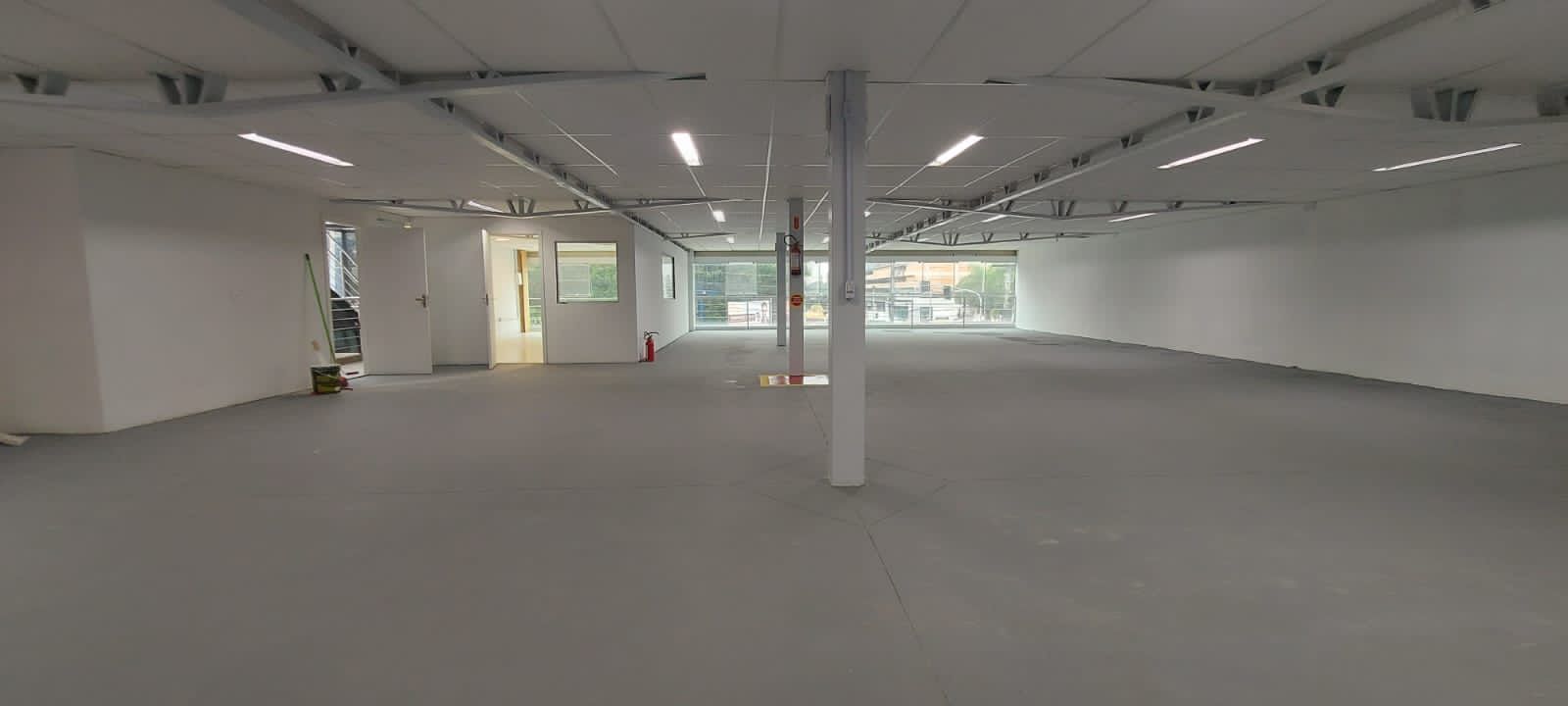 Conjunto Comercial-Sala para alugar com 1 quarto, 330m² - Foto 3