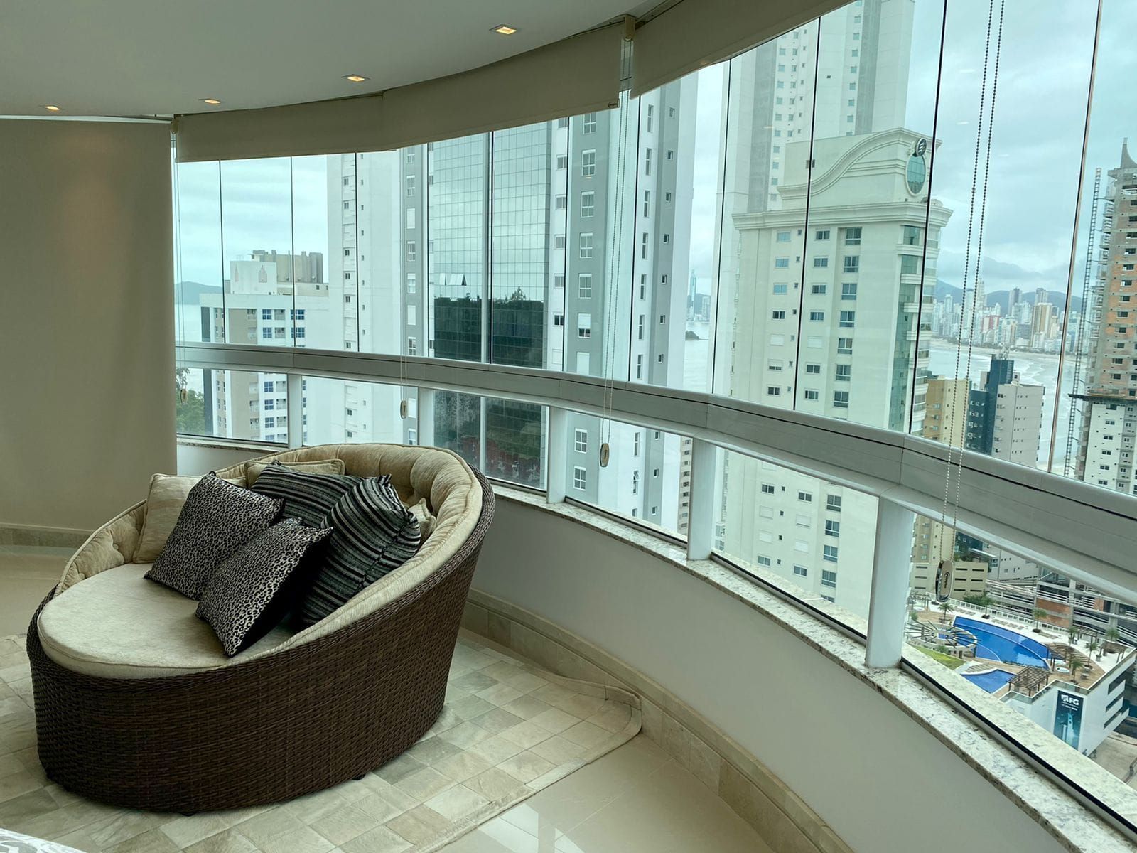 Apartamento para alugar com 3 quartos, 139m² - Foto 1
