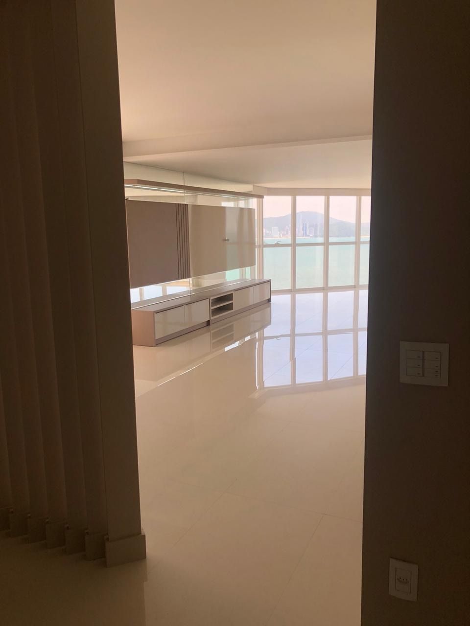 Apartamento à venda com 4 quartos, 237m² - Foto 18