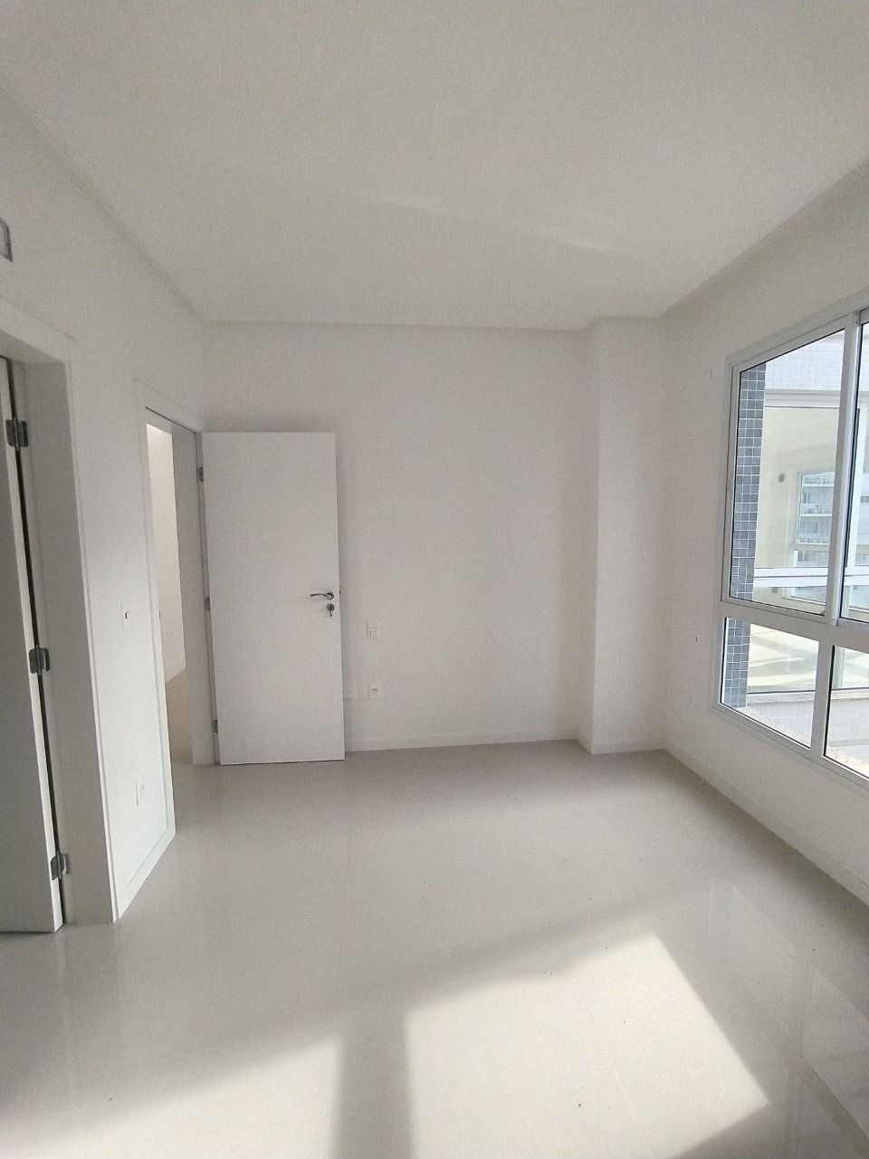 Apartamento à venda com 3 quartos, 134m² - Foto 27