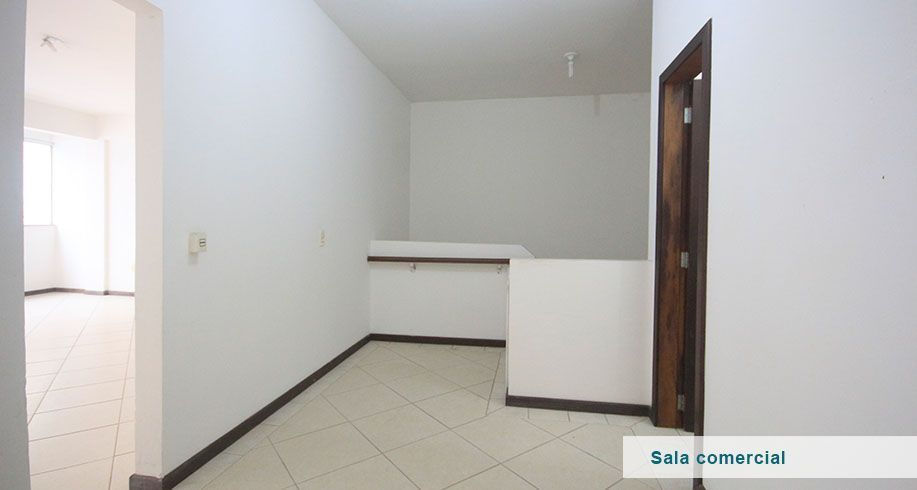 Conjunto Comercial-Sala à venda com 1 quarto, 217m² - Foto 1