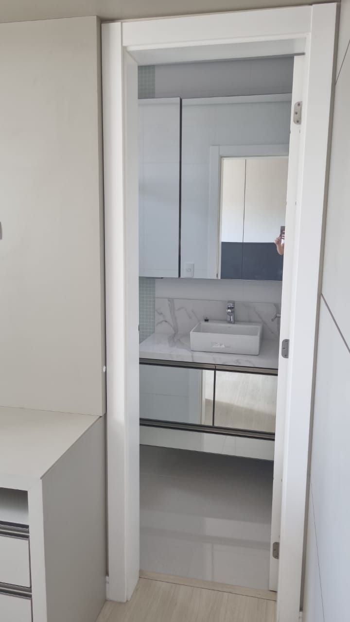 Apartamento para alugar com 4 quartos, 140m² - Foto 33