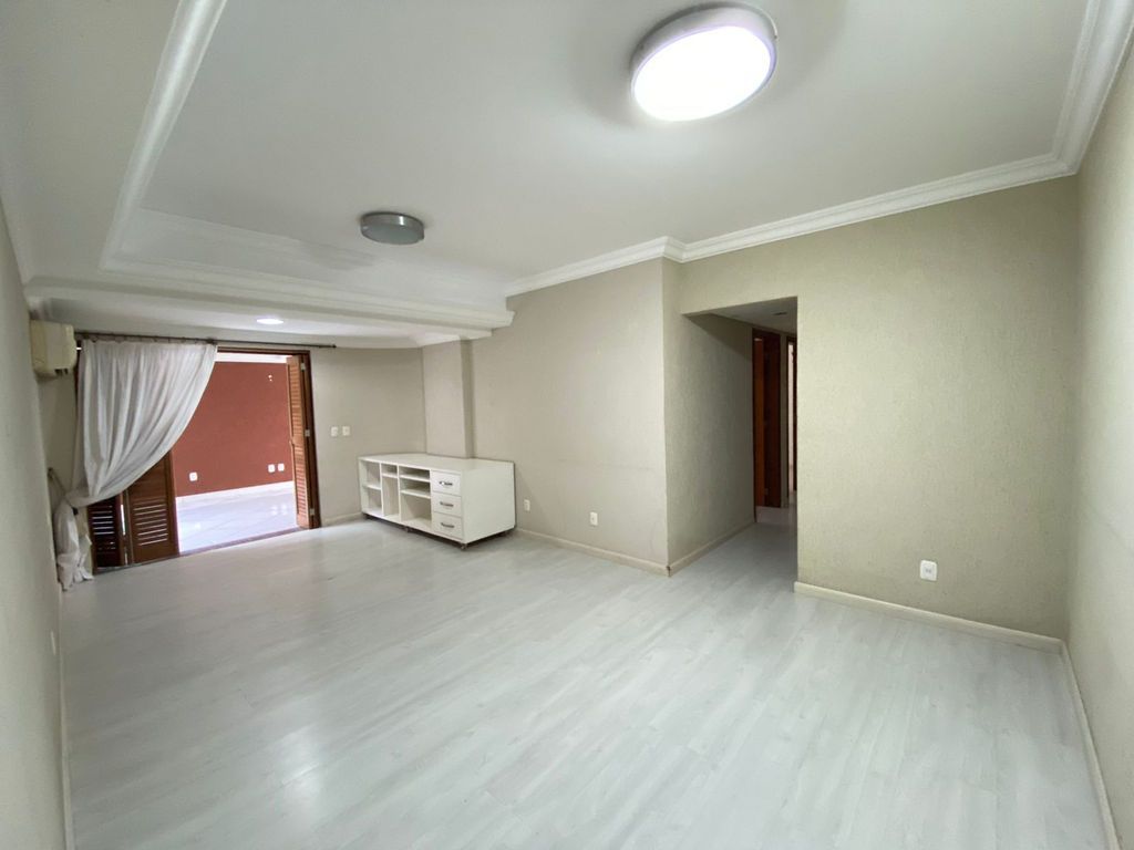 Apartamento à venda com 3 quartos, 260m² - Foto 4