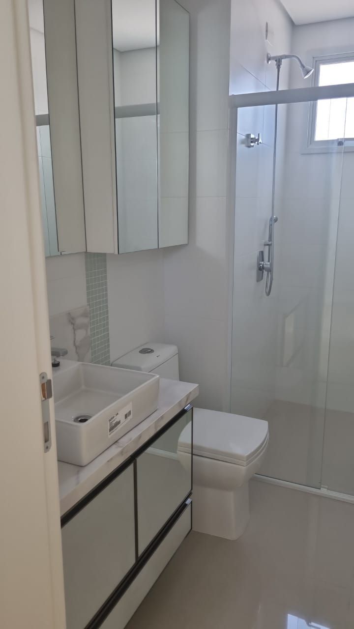 Apartamento para alugar com 4 quartos, 140m² - Foto 29