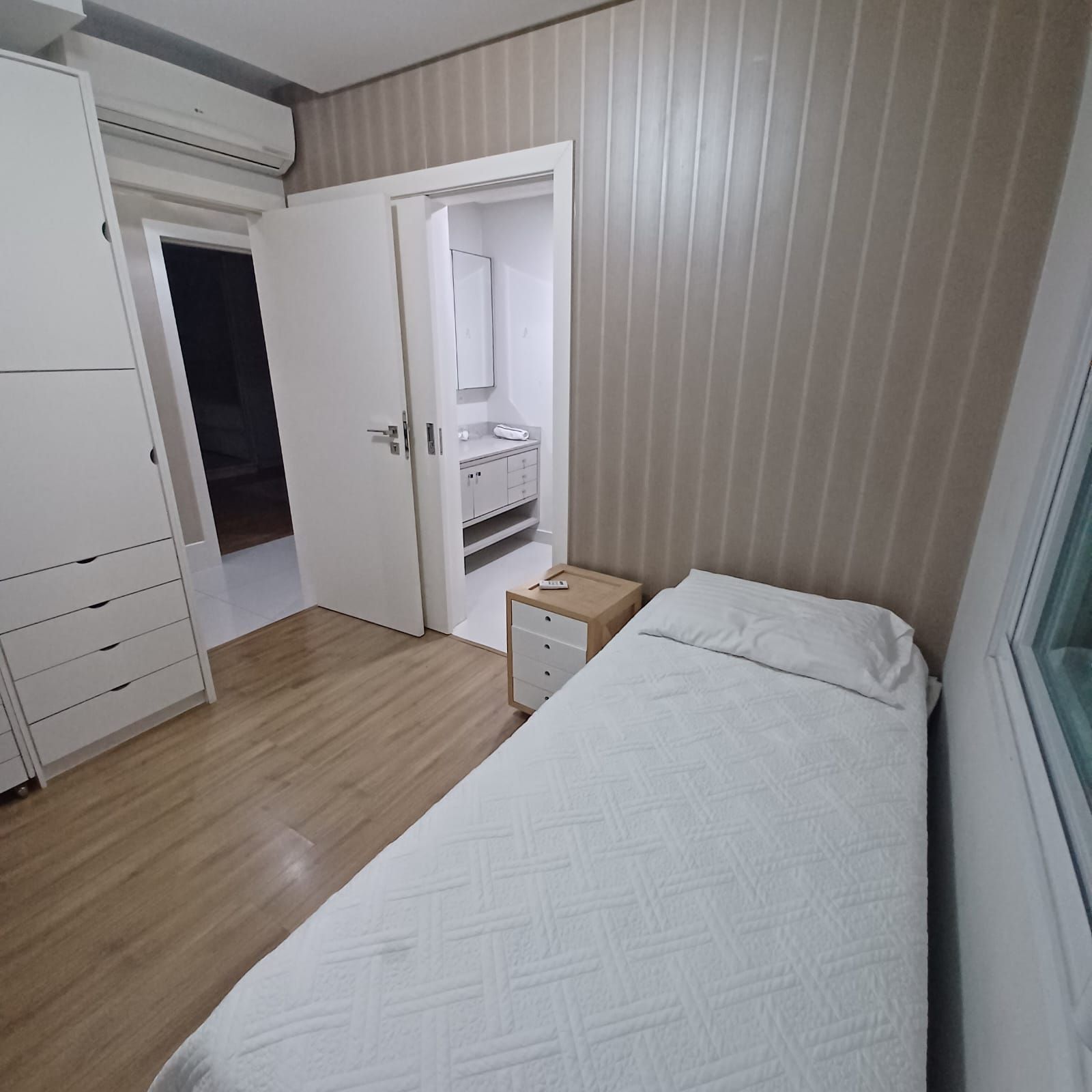 Apartamento para alugar com 3 quartos, 154m² - Foto 12