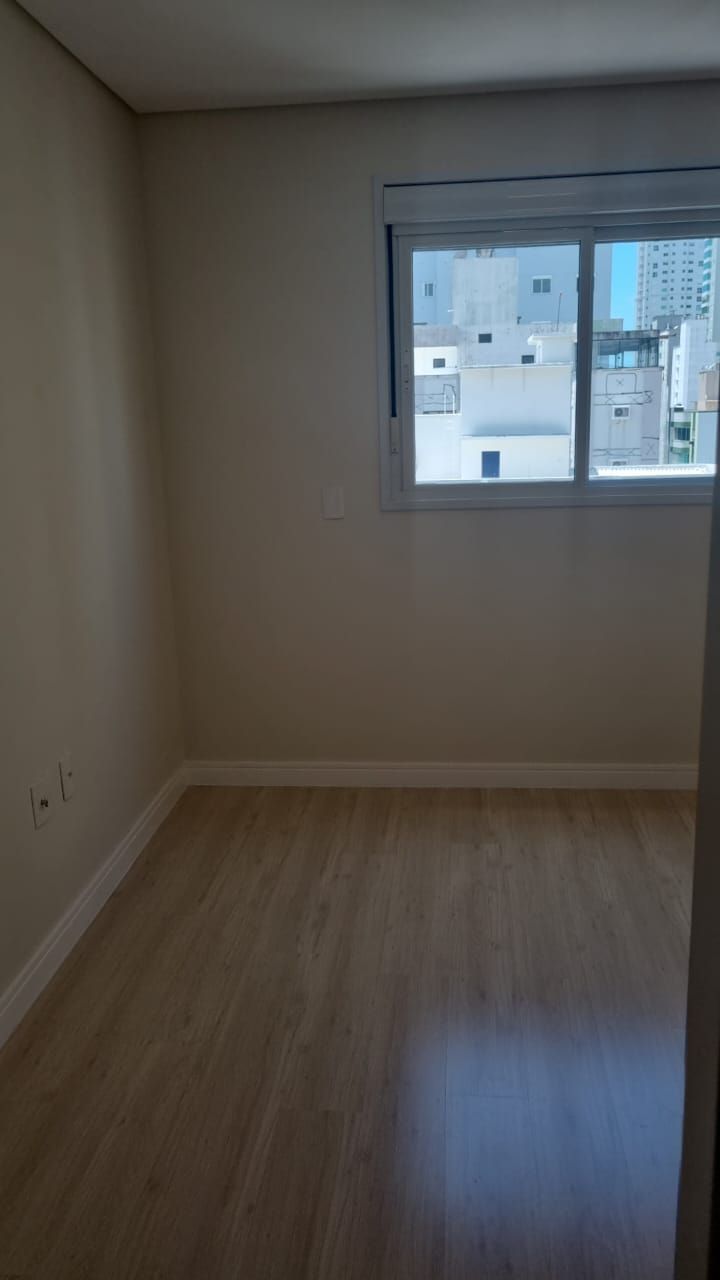 Apartamento para alugar com 4 quartos, 140m² - Foto 24