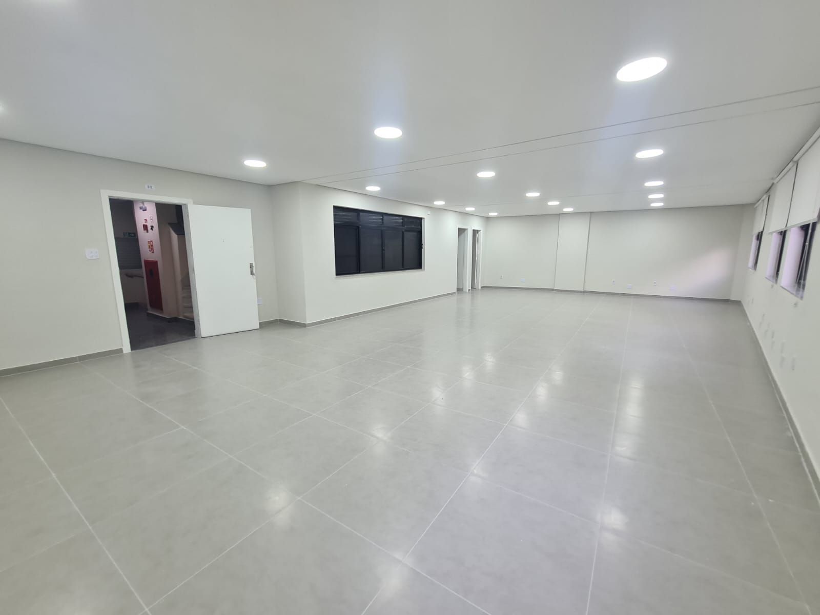 Conjunto Comercial no Centro — miniatura 3