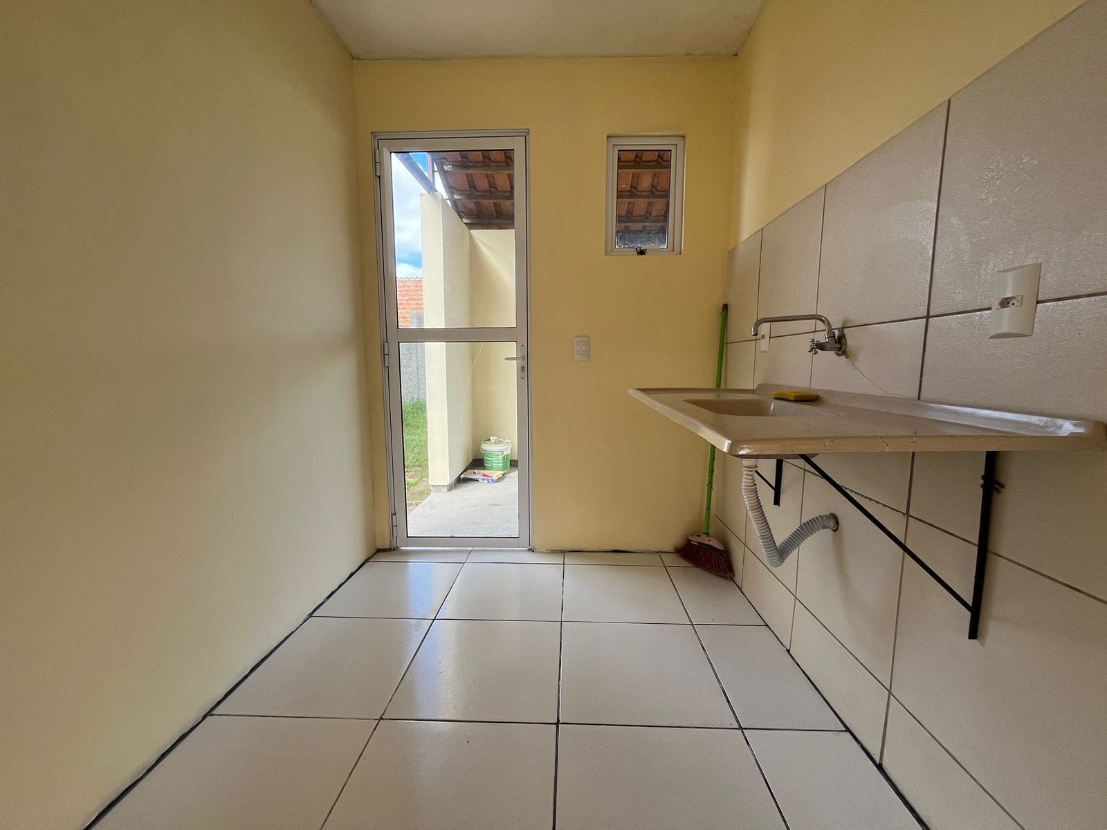 Casa de Condomínio para alugar com 2 quartos, 1m² - Foto 4