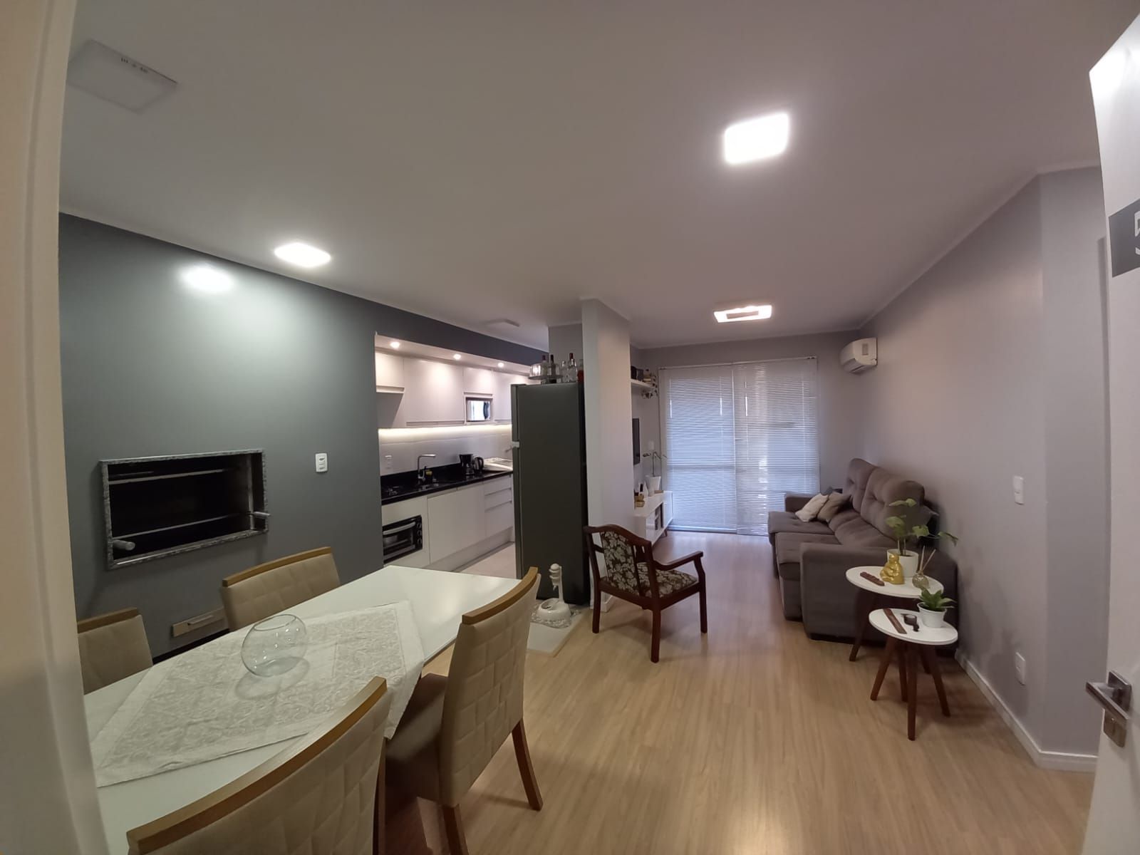 Apartamento à venda com 2 quartos, 65m² - Foto 2