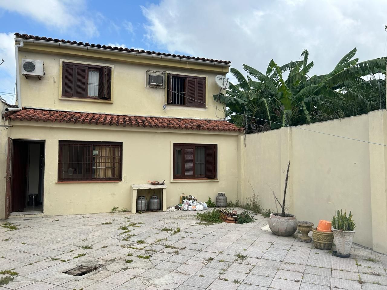 Sobrado à venda com 4 quartos, 327m² - Foto 1