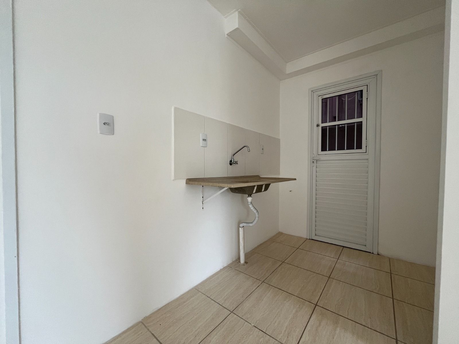 Apartamento para alugar com 2 quartos, 1m² - Foto 5