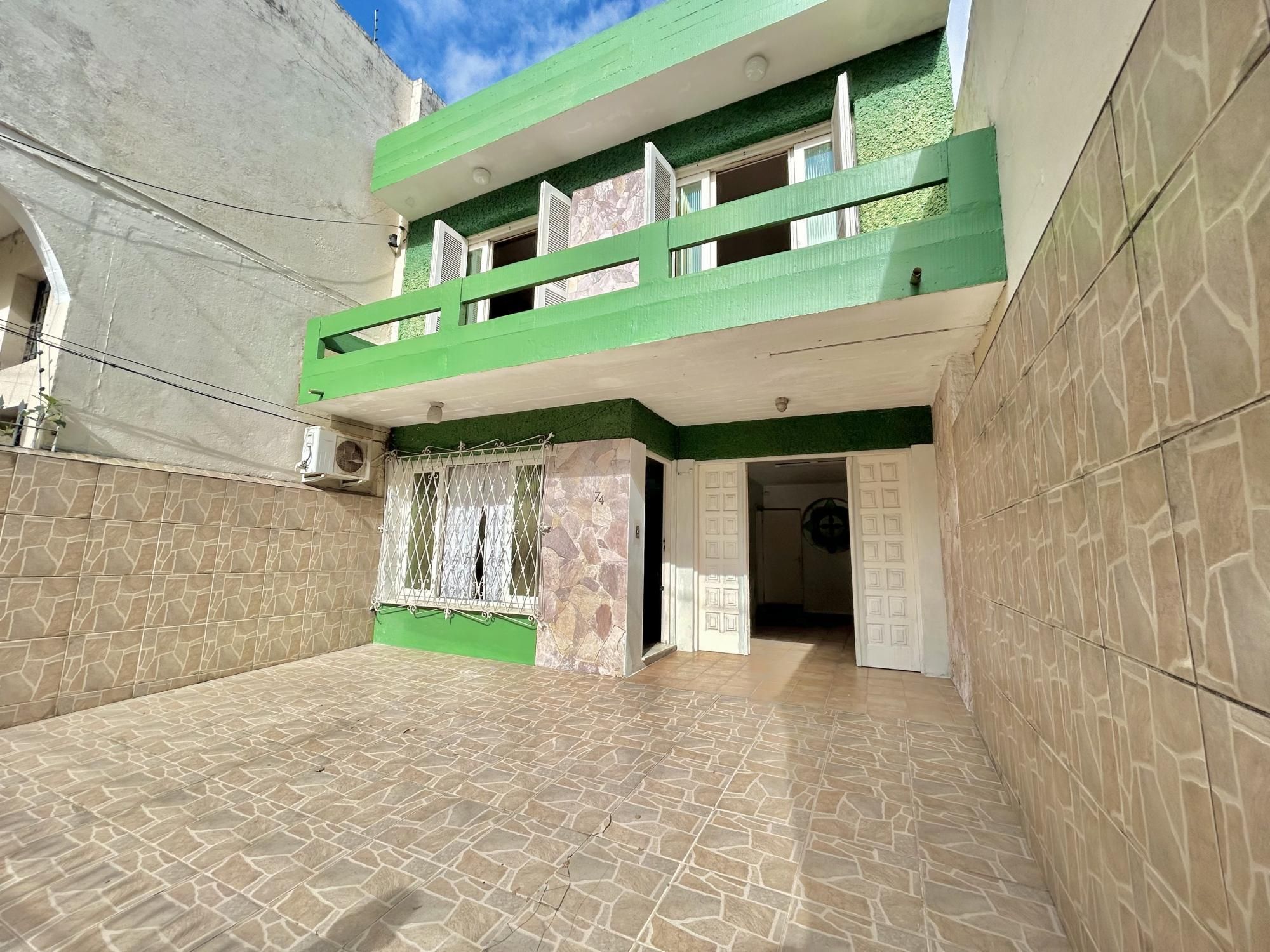 Sobrado, 3 quartos, 217 m² - Foto 1