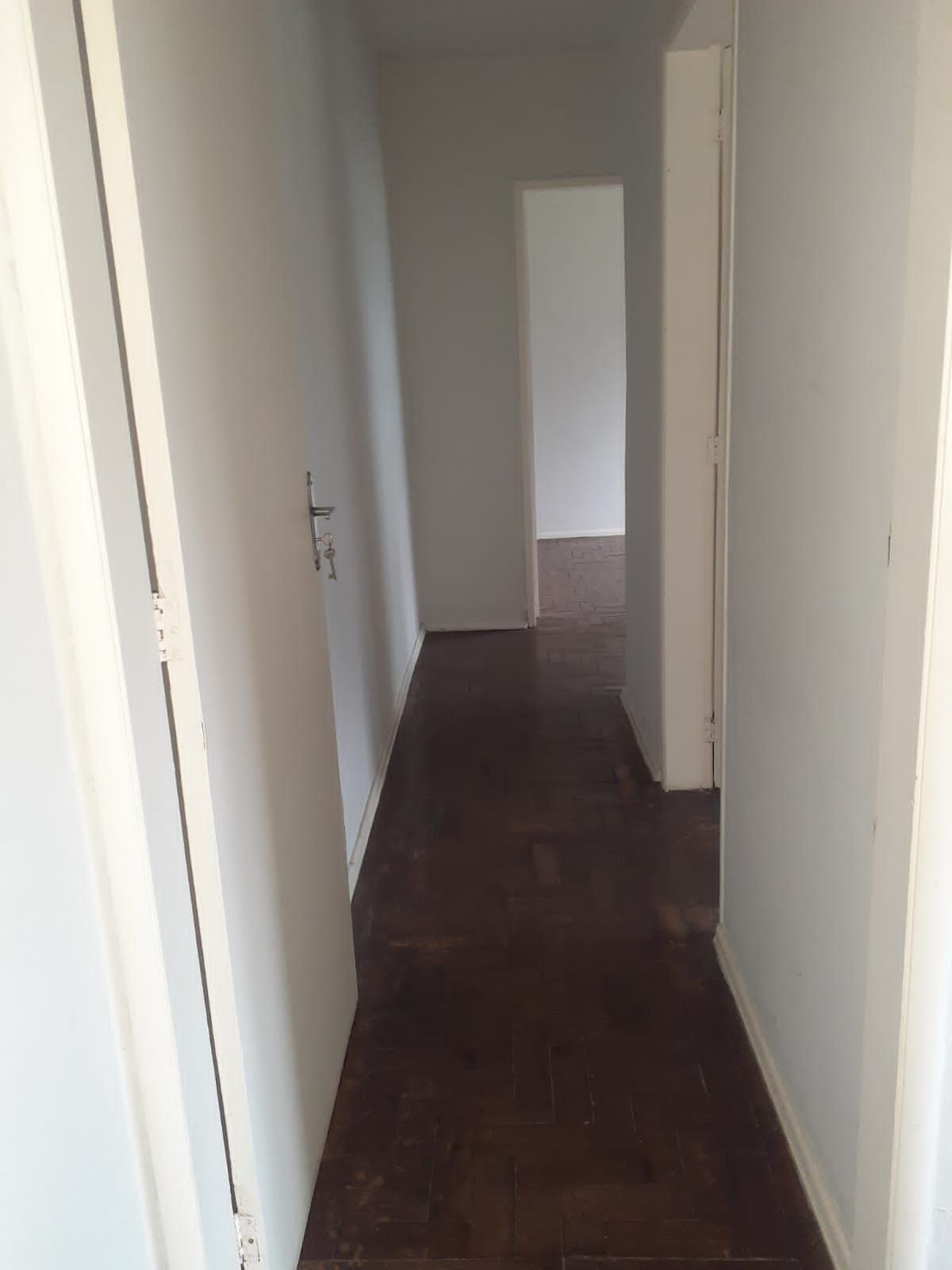 Apartamento à venda com 2 quartos, 68m² - Foto 2