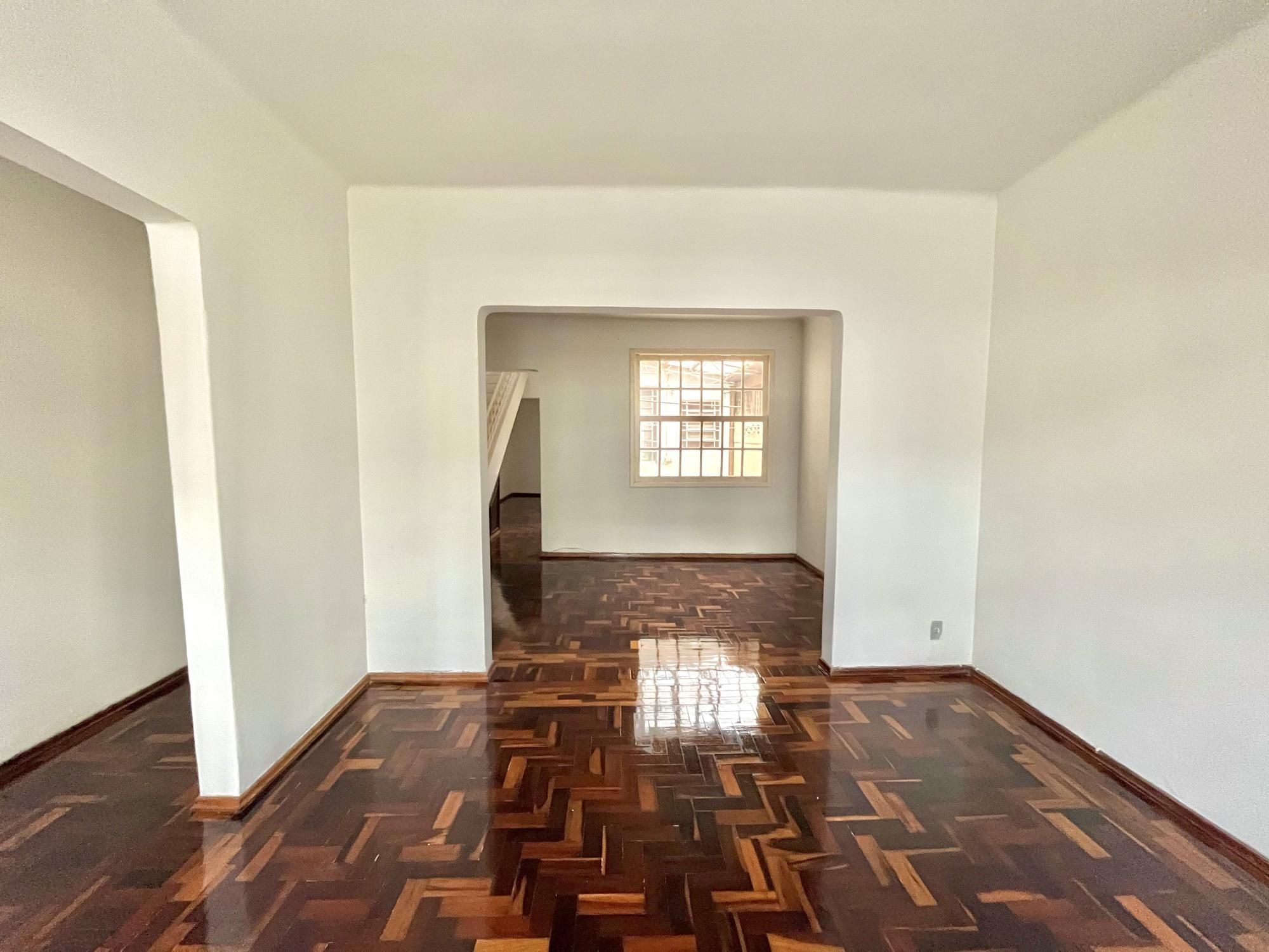 Sobrado à venda com 3 quartos, 220m² - Foto 1