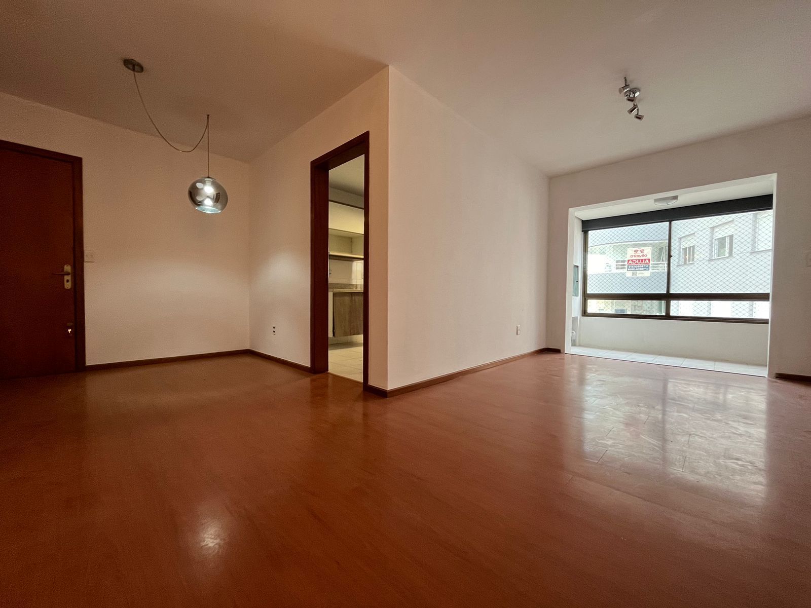 Apartamento para alugar com 3 quartos, 114m² - Foto 2