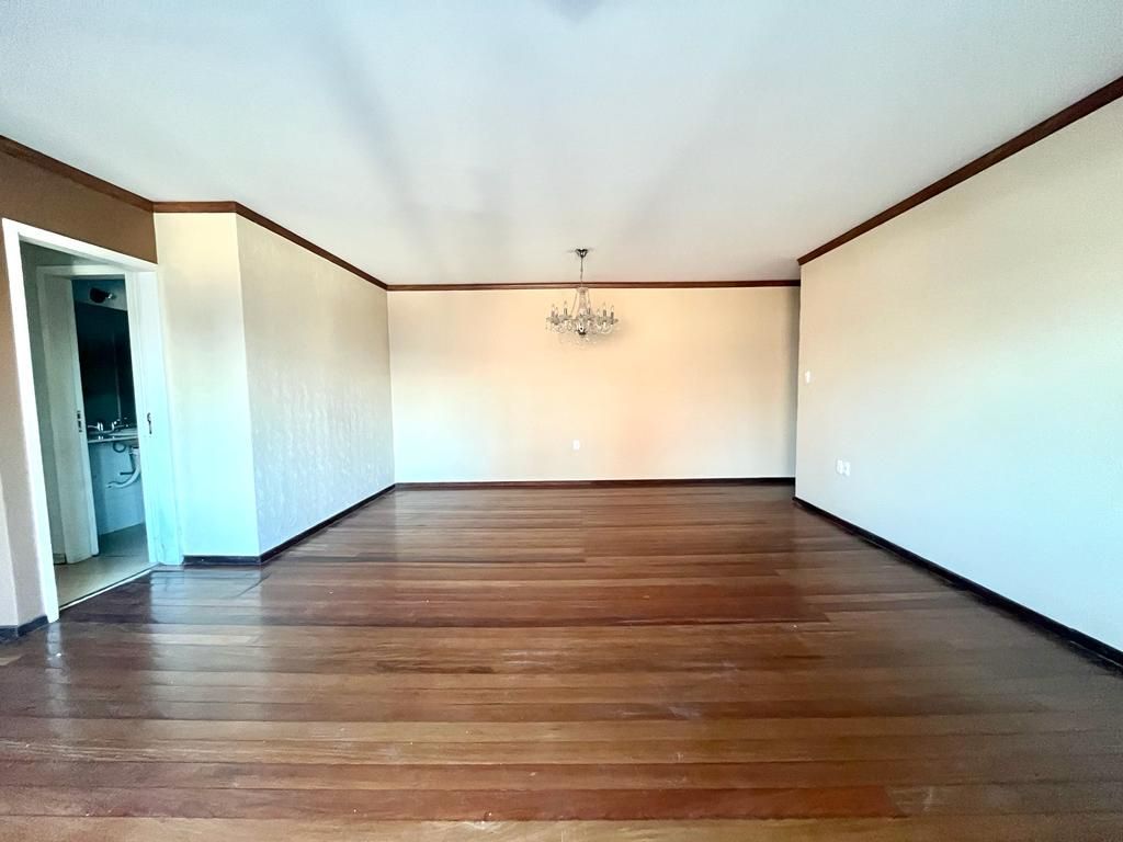 Apartamento à venda com 3 quartos, 124m² - Foto 3