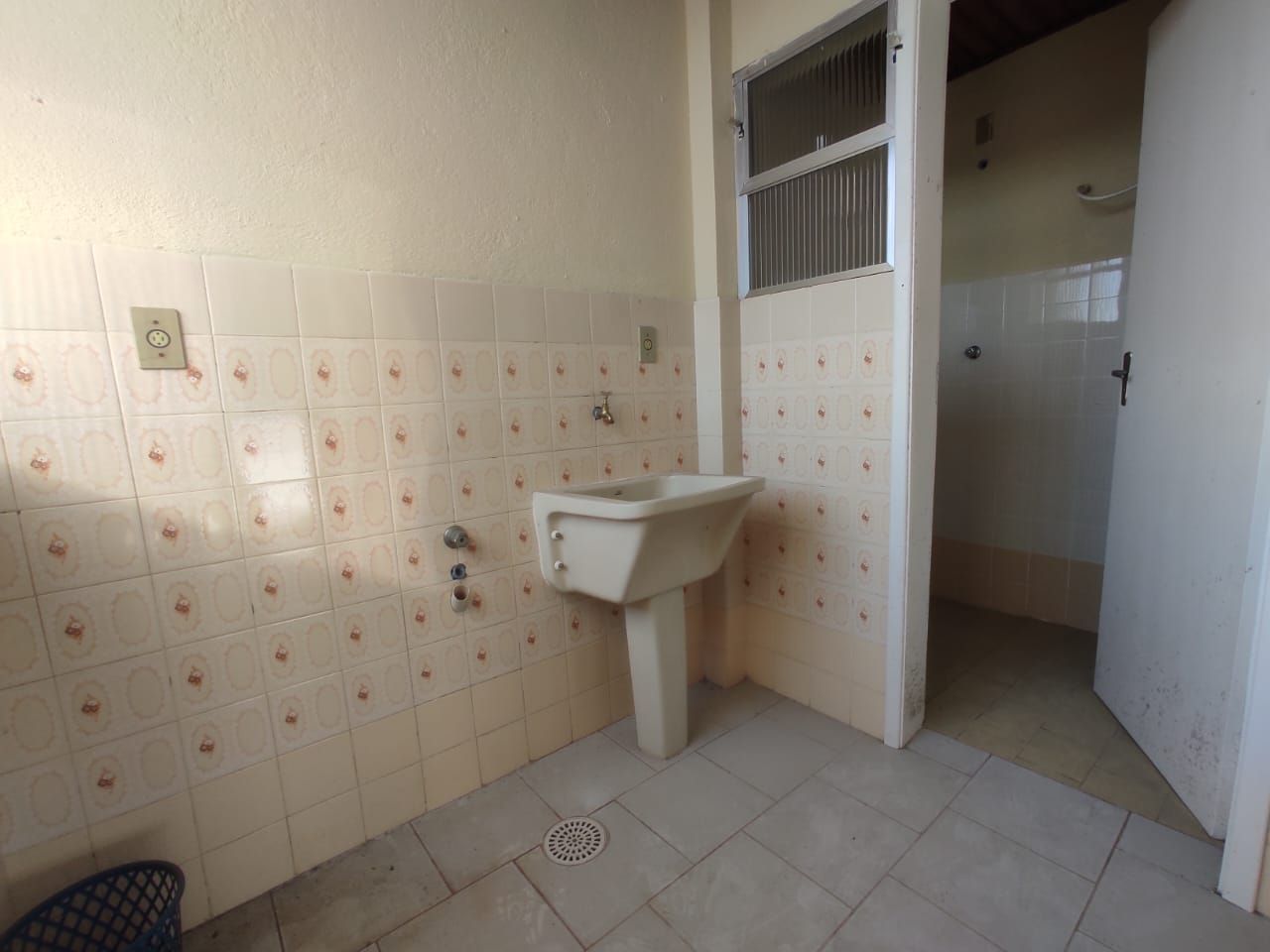 Apartamento para alugar com 2 quartos, 80m² - Foto 12