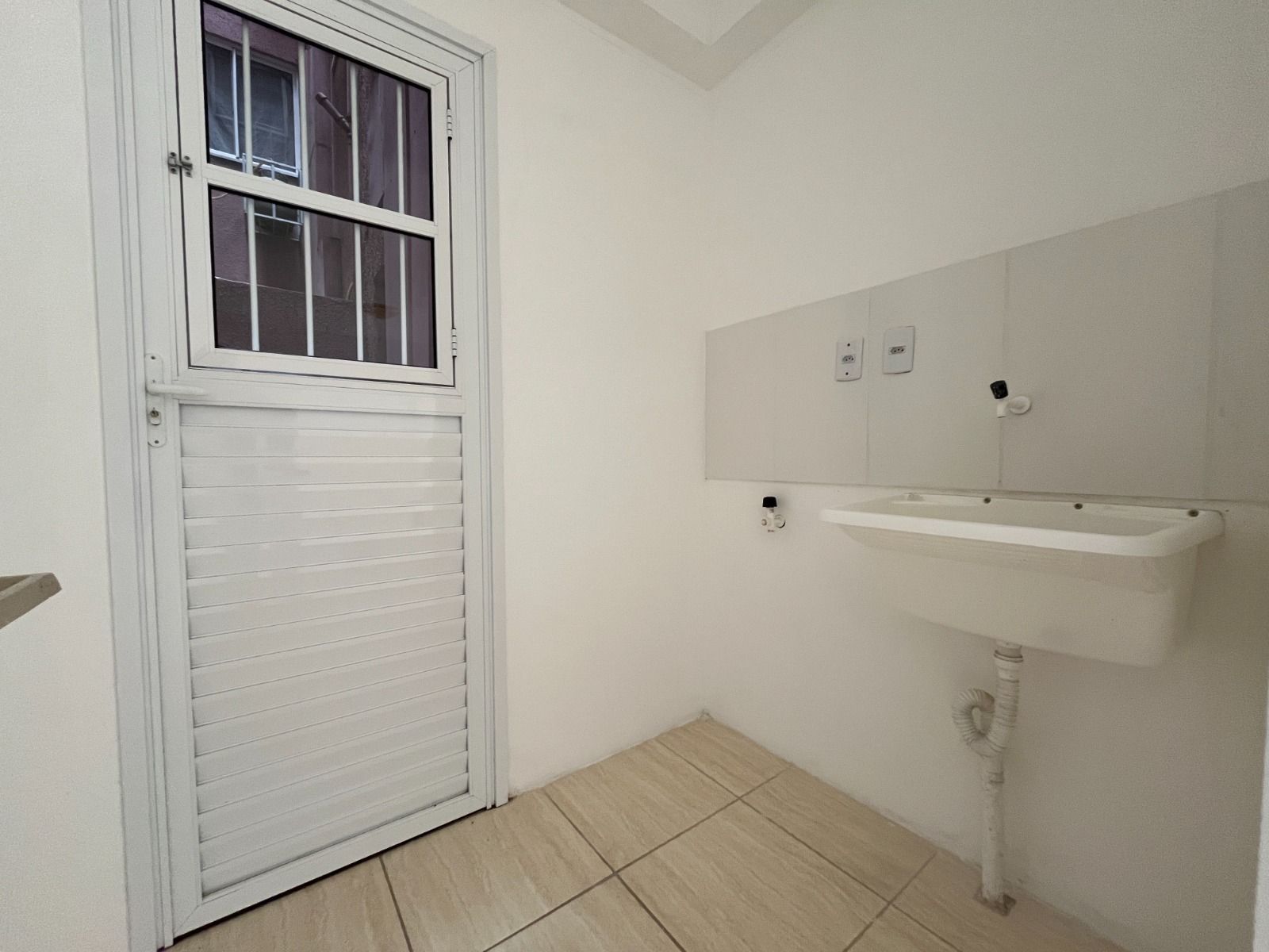 Apartamento para alugar com 2 quartos, 1m² - Foto 7