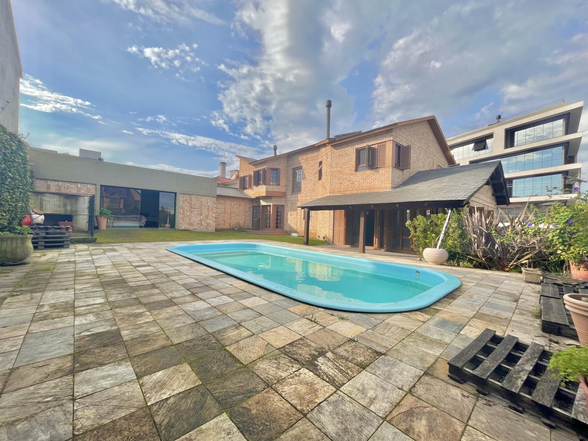 Sobrado, 5 quartos, 378 m² - Foto 1