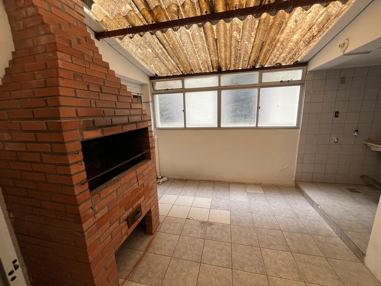 Apartamento à venda com 3 quartos, 101m² - Foto 2