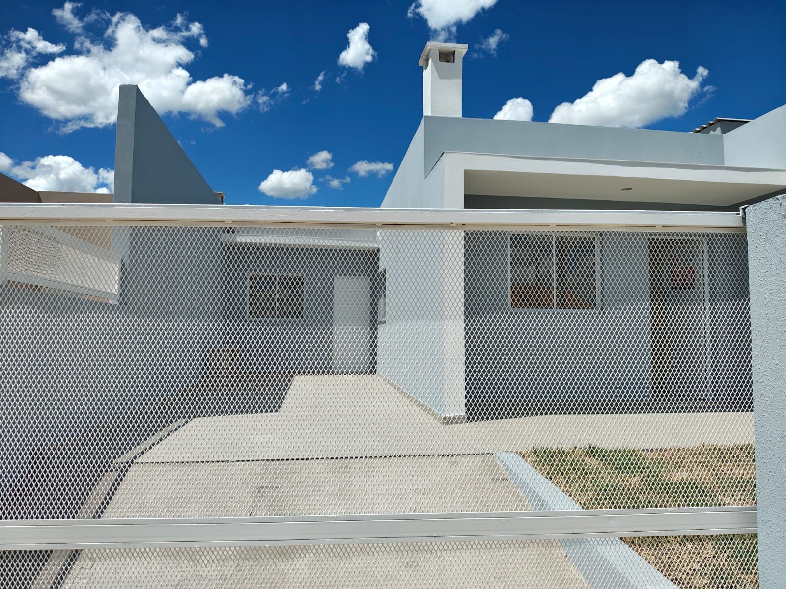 Casa à venda com 2 quartos, 92m² - Foto 1