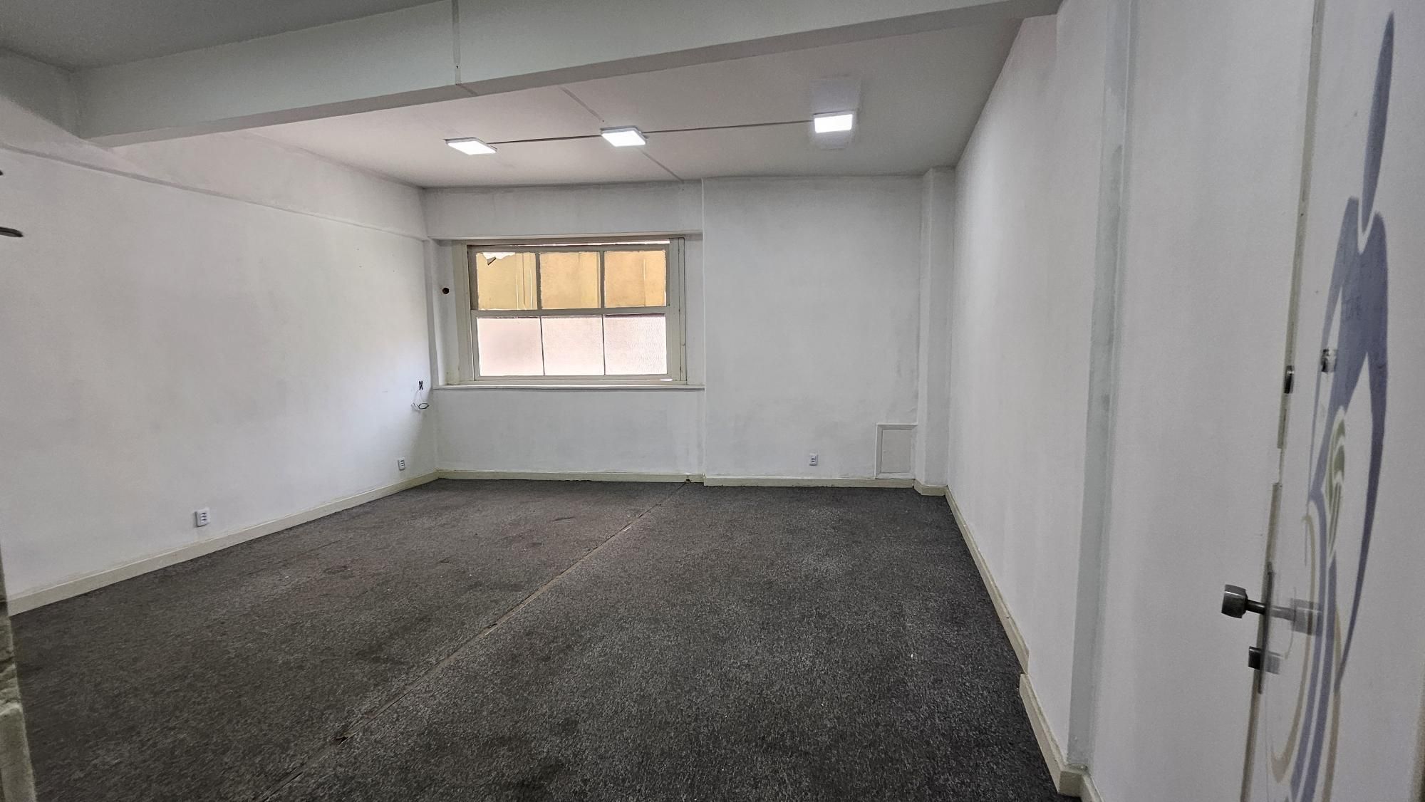 Conjunto Comercial-Sala para alugar com 1 quarto, 30m² - Foto 1