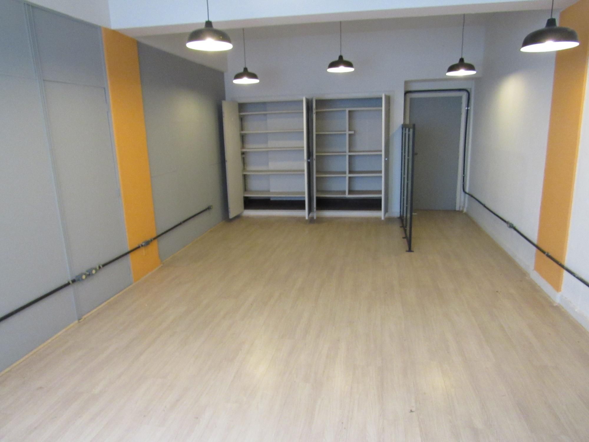 Conjunto Comercial-Sala para alugar com 1 quarto, 34m² - Foto 1