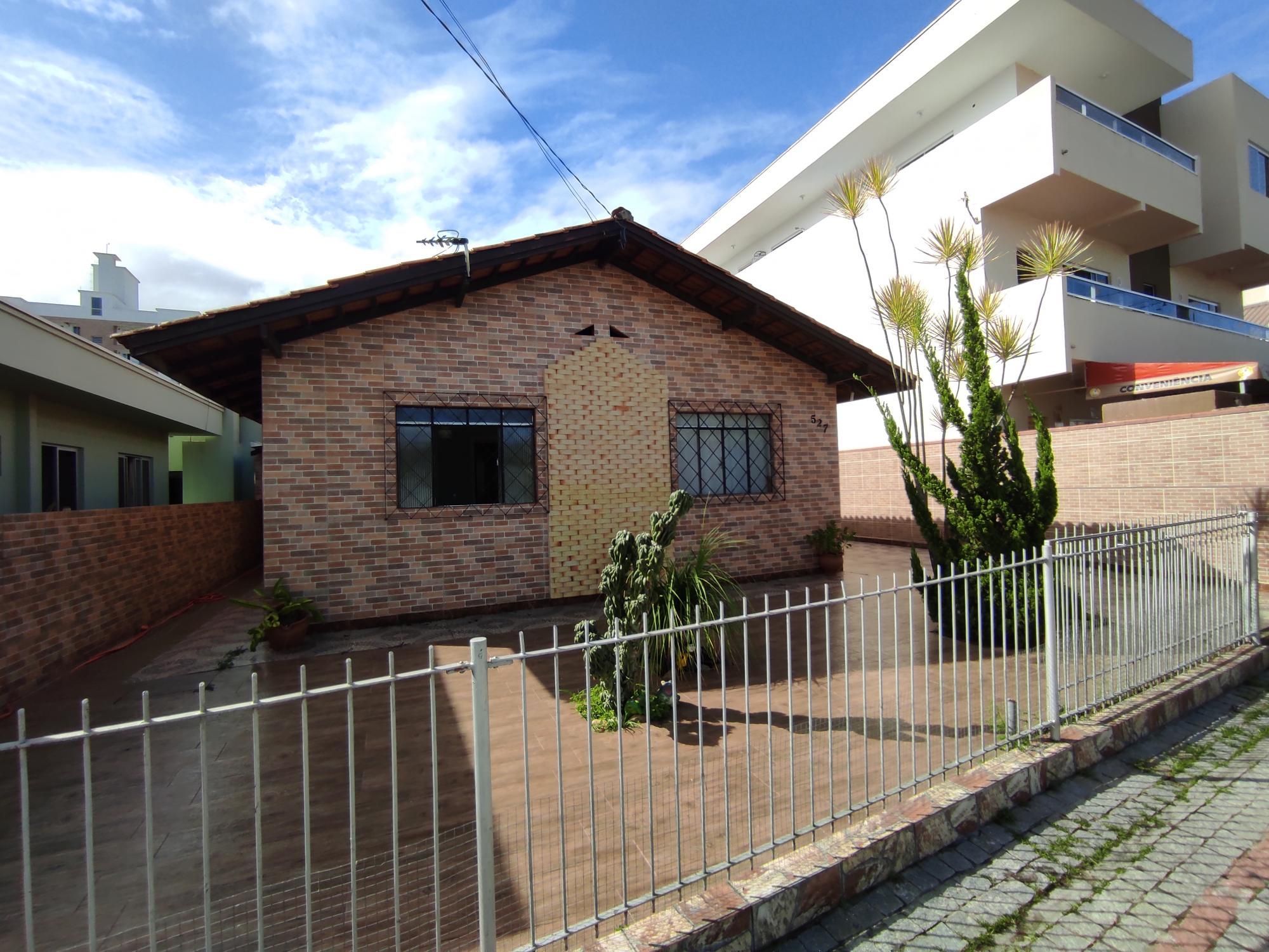 Casa à venda com 3 quartos, 214m² - Foto 6