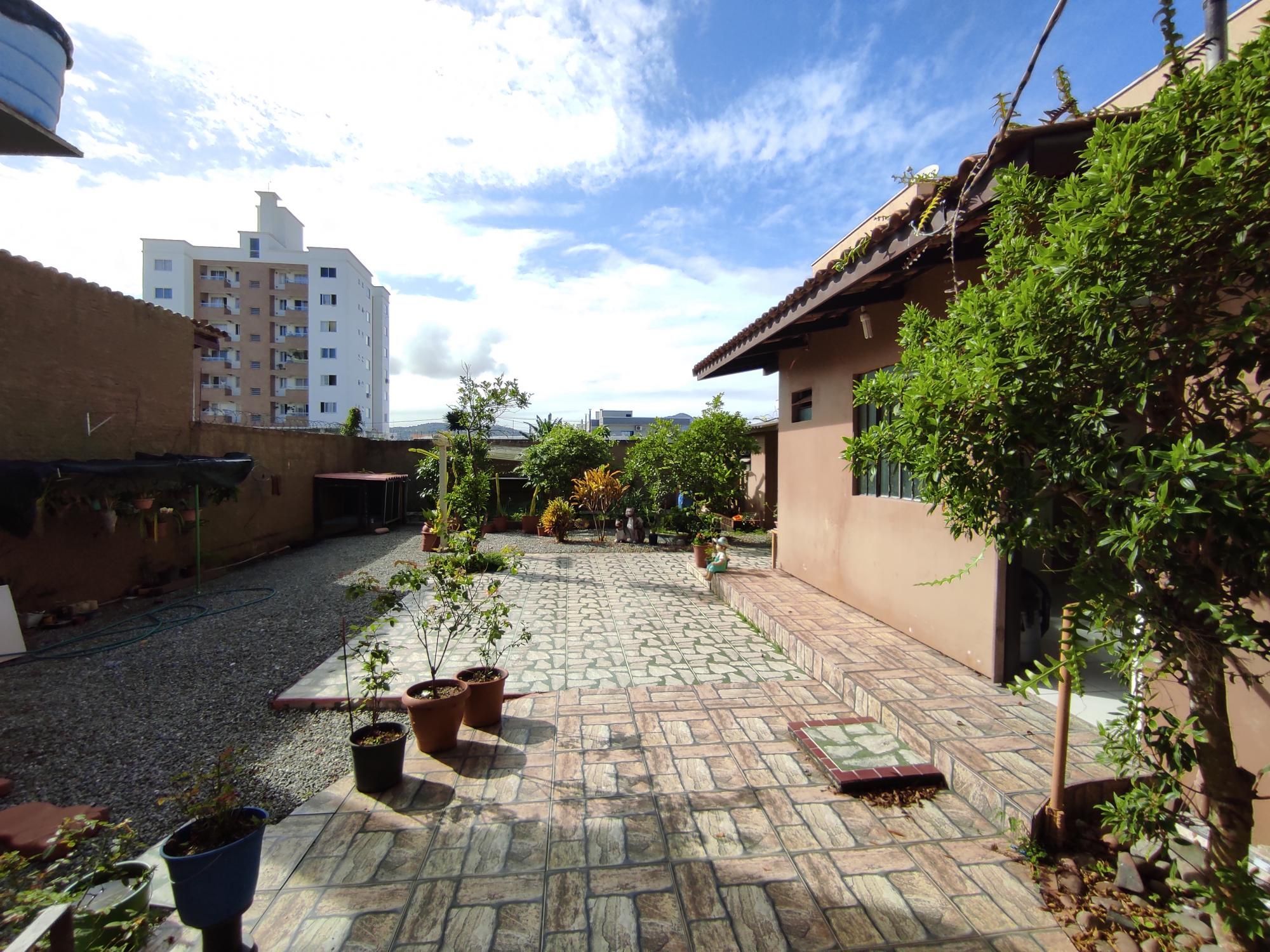 Casa, 3 quartos, 214 m² - Foto 2