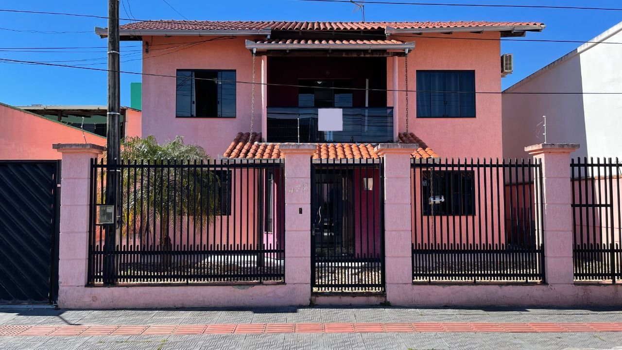 Casa à venda com 3 quartos, 200m² - Foto 4