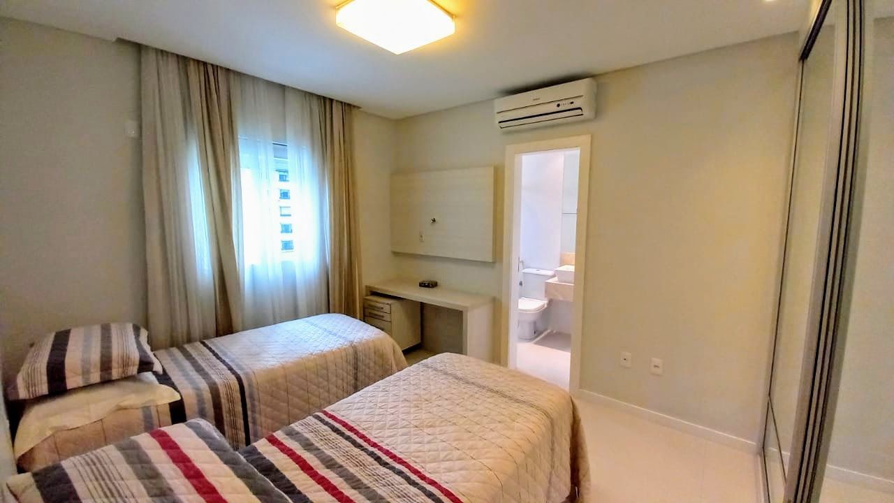 Apartamento à venda com 3 quartos, 155m² - Foto 19