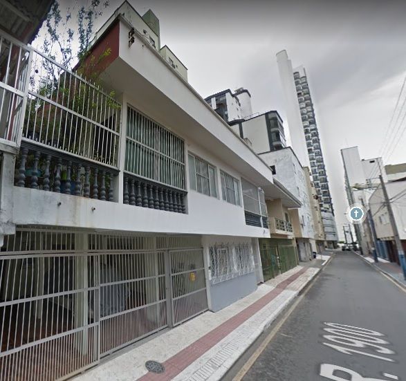 Casa Comercial à venda com 7 quartos, 280m² - Foto 2