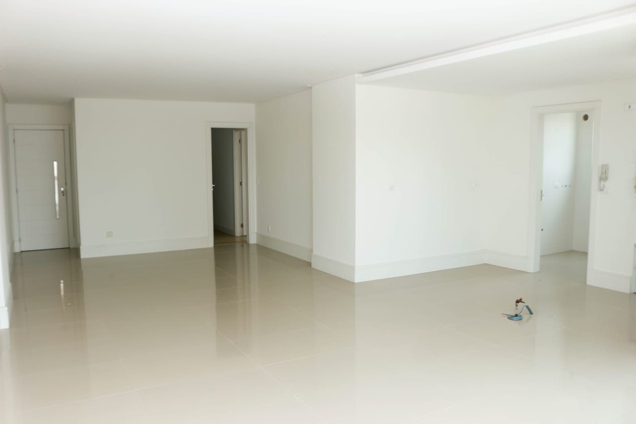 Apartamento à venda com 3 quartos, 117m² - Foto 7