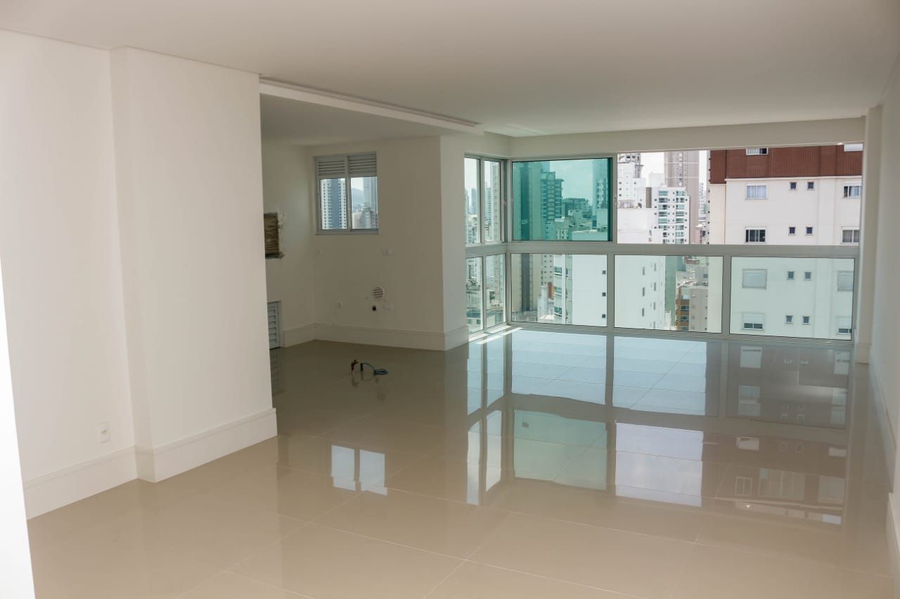 Apartamento à venda com 3 quartos, 117m² - Foto 5