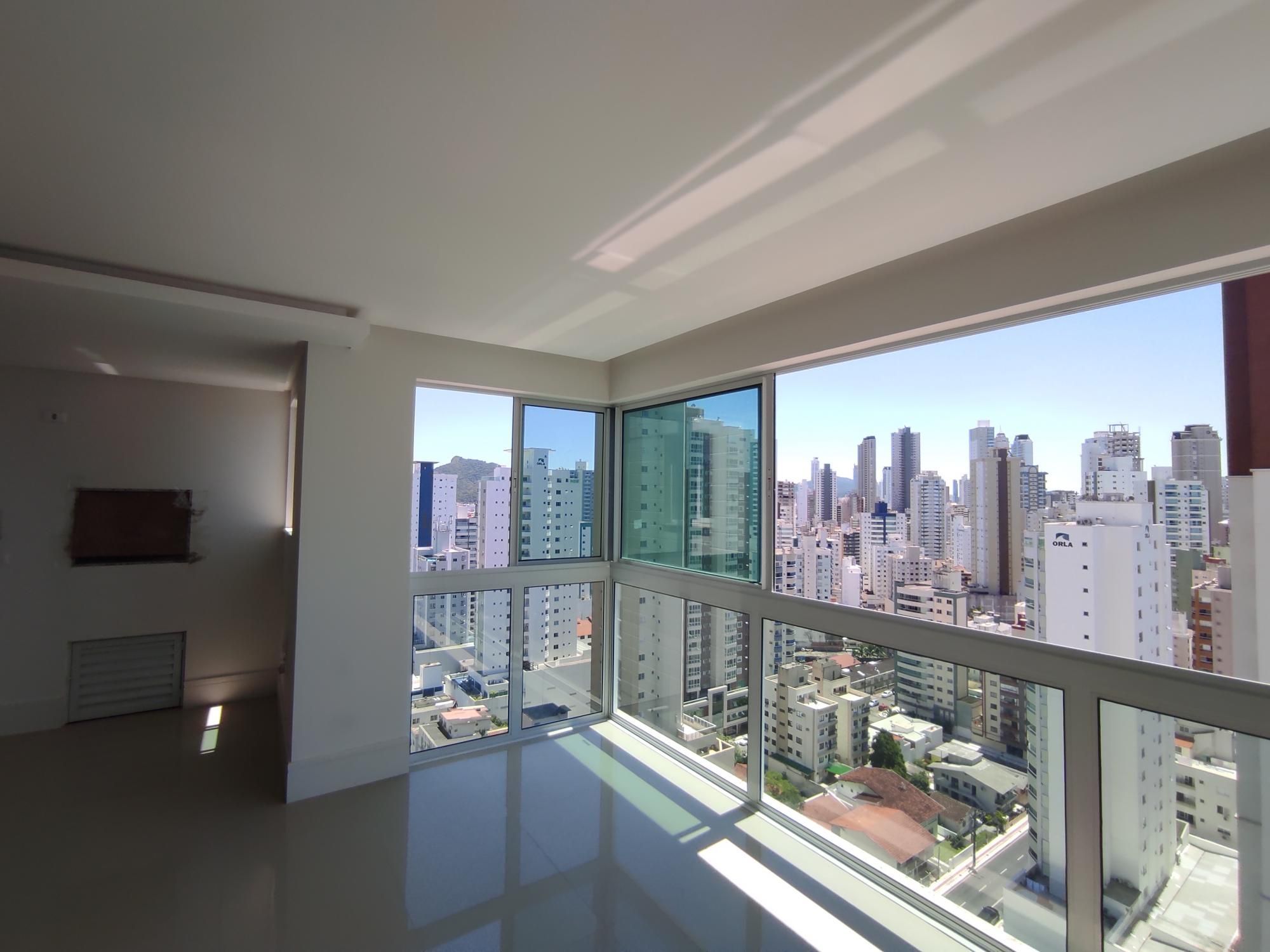 Apartamento à venda com 3 quartos, 117m² - Foto 1