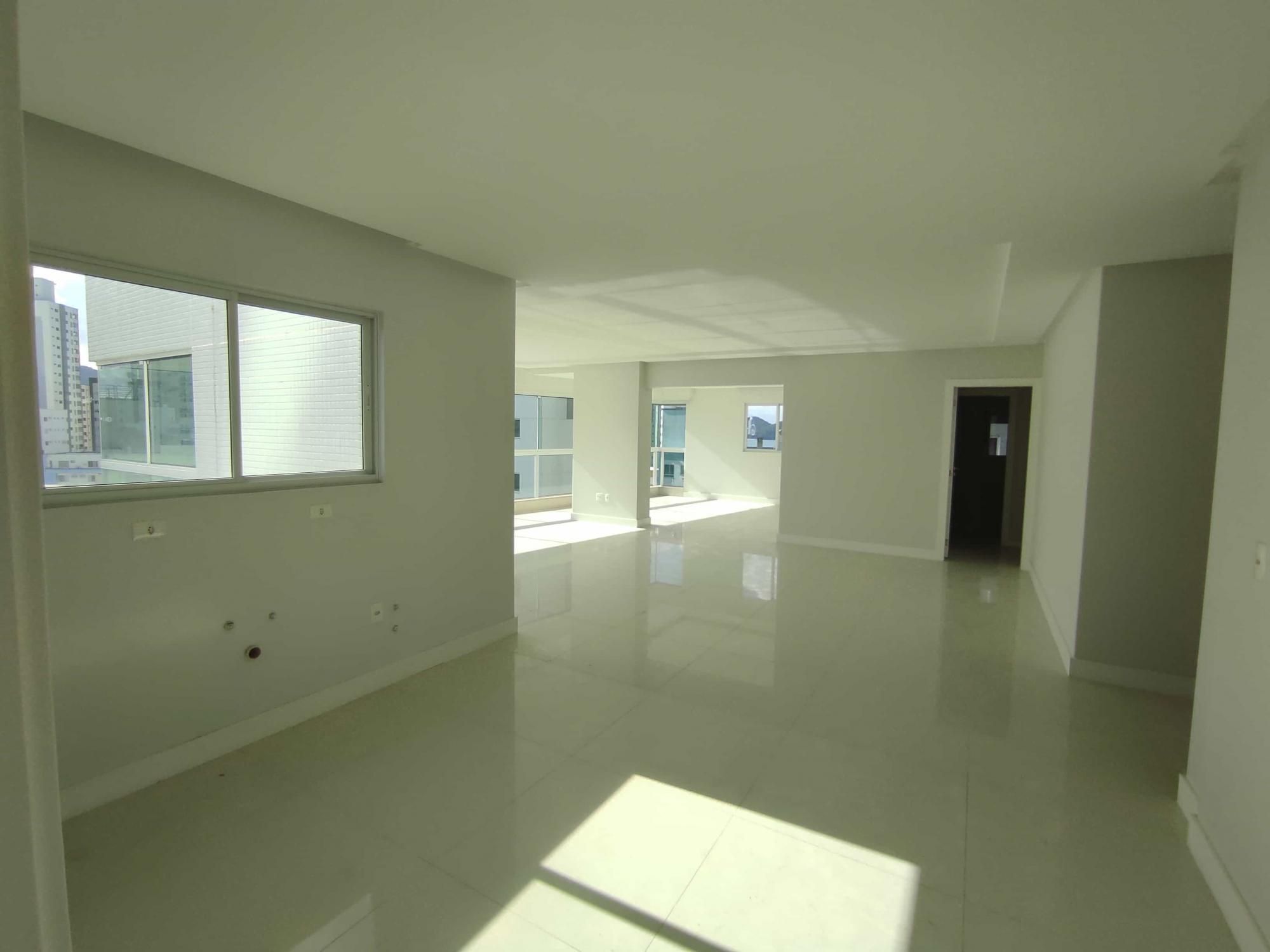 Apartamento à venda com 3 quartos, 155m² - Foto 3