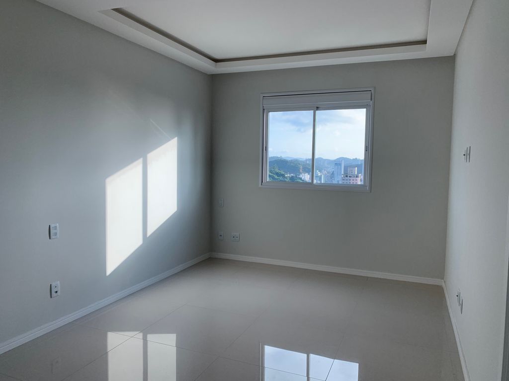 Apartamento à venda com 4 quartos, 150m² - Foto 14