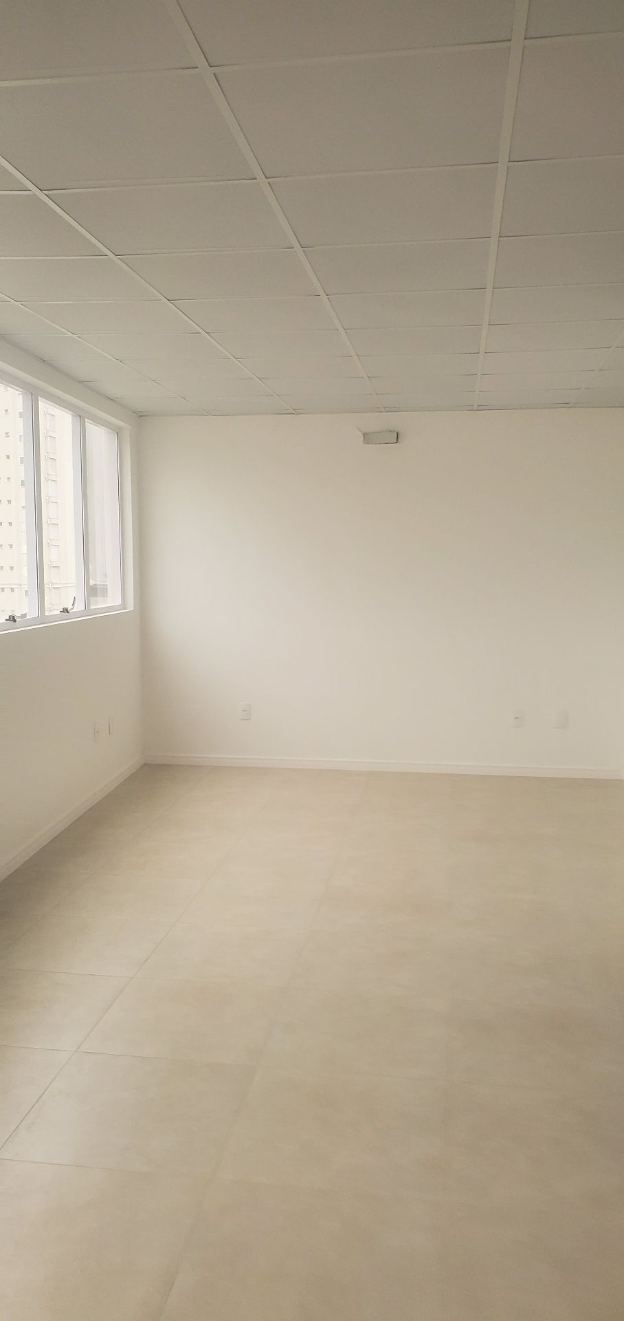 Conjunto Comercial-Sala para alugar com 1 quarto, 70m² - Foto 8