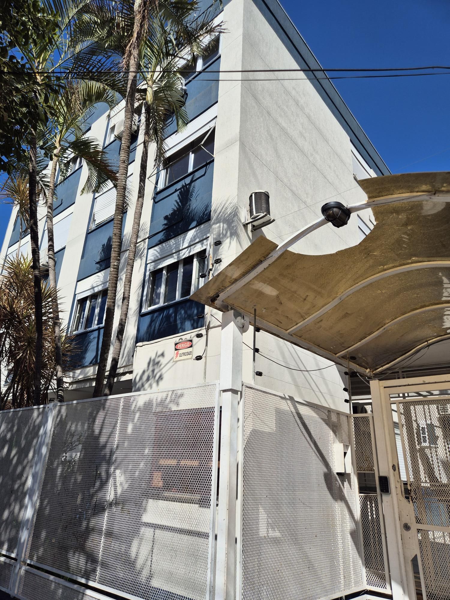 Apartamento à venda com 79m², 3 quartos no bairro Azenha em Porto Alegre