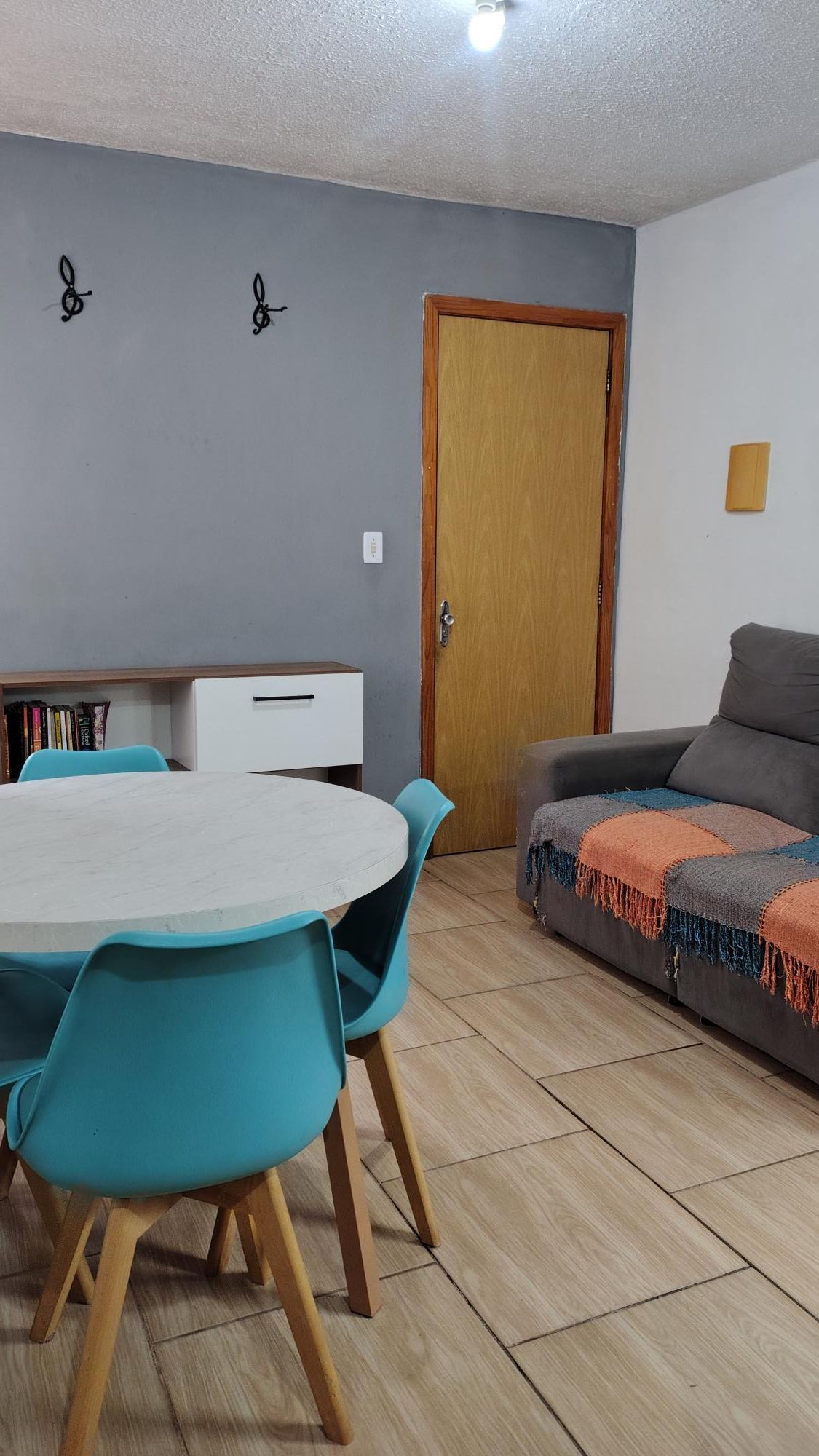 Apartamento à venda com 38m², 2 quartos, 1 vaga no bairro Restinga em Porto Alegre